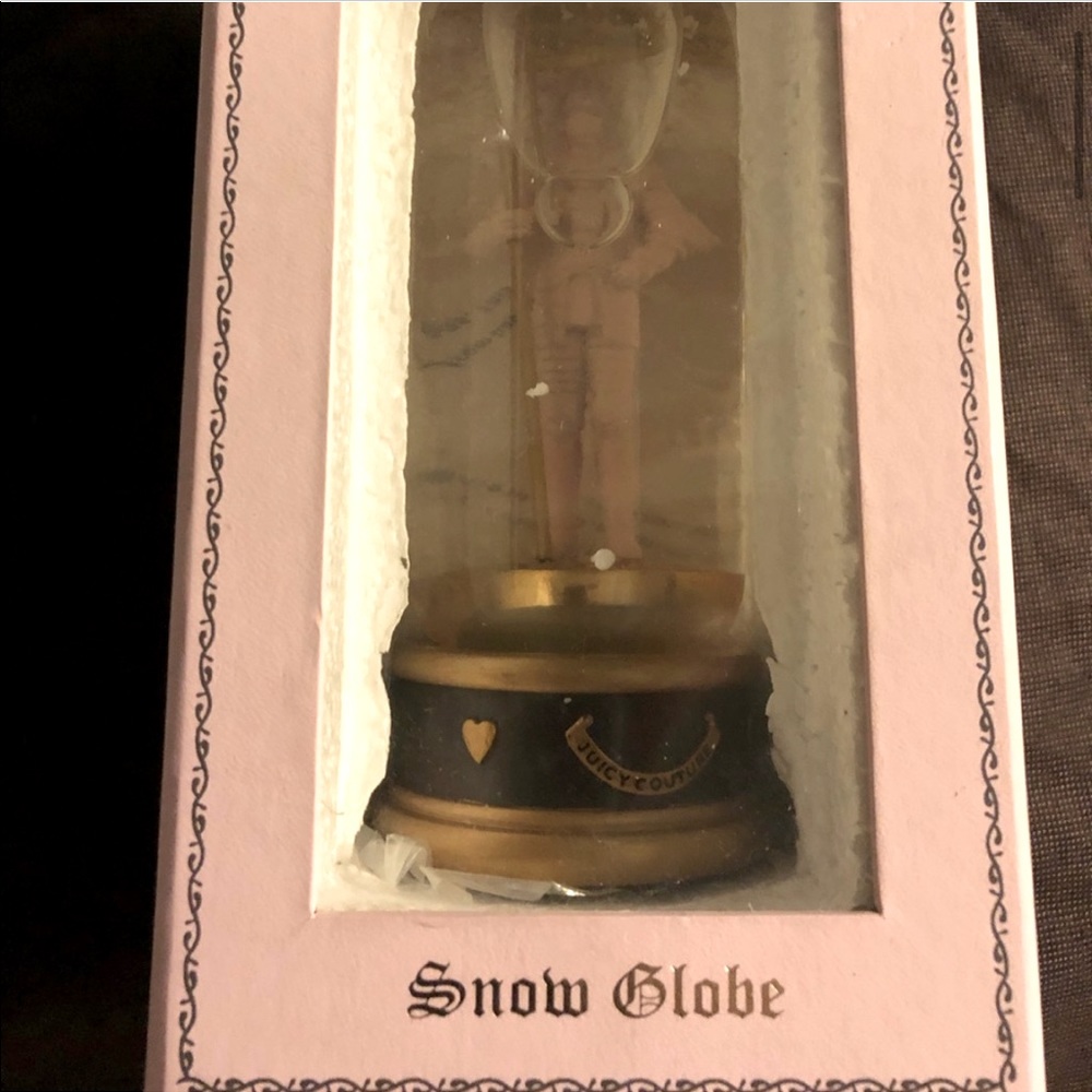 Juicy Knight Snow Globe 🏰 🔮